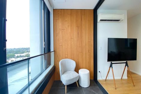 Photo of property in 1 Buscomb Avenue, Henderson, Auckland, 0610