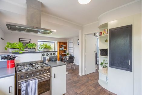 Photo of property in 90 Martin Road, Paraparaumu Beach, Paraparaumu, 5032