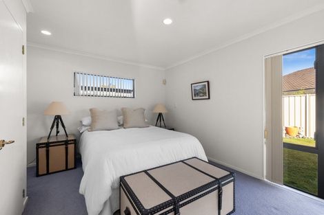 Photo of property in 48 Kensington Drive, Taradale, Napier, 4112