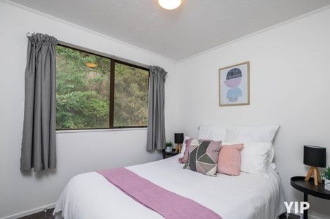 Photo of property in 27a Fernhaven Grove, Newlands, Wellington, 6037
