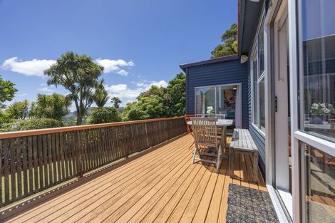 Photo of property in 30 Piha Road, Piha, New Lynn, 0772