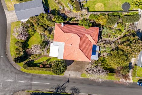 Photo of property in 32 Queens Road, Glen Avon, New Plymouth, 4312