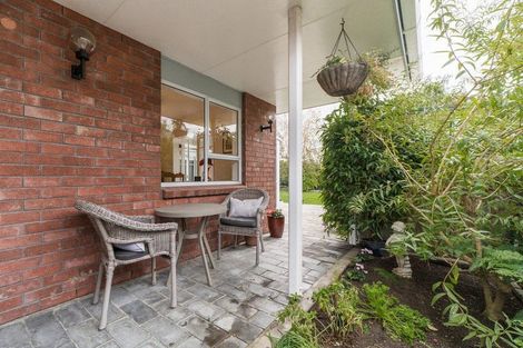 Photo of property in 98 John F Kennedy Drive, Milson, Palmerston North, 4414