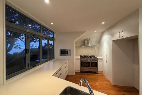 Photo of property in 1/5 Princes Street, Northcote Point, Auckland, 0627