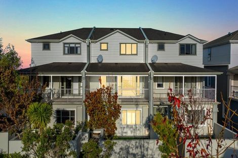 Photo of property in The Rise, 2/11 Hatfield Place, Albany Heights, Auckland, 0632