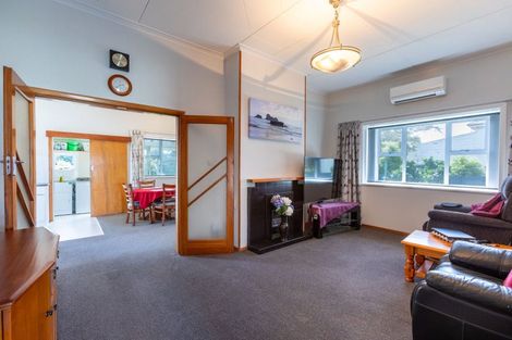 Photo of property in 37 Fox Street, Woodville, 4920