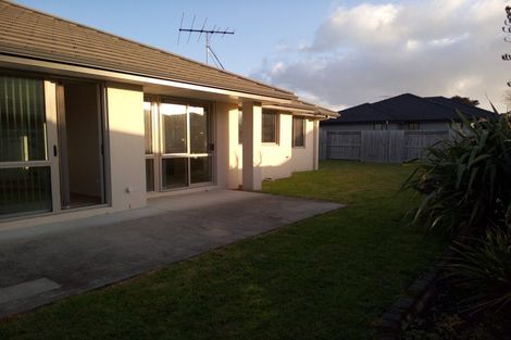 Photo of property in 212 Harbourside Drive, Karaka, Papakura, 2113