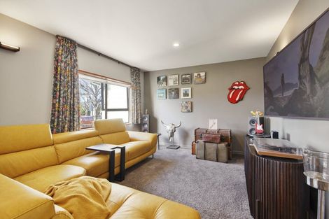 Photo of property in 1 Wakelin Place, Redwood, Christchurch, 8051