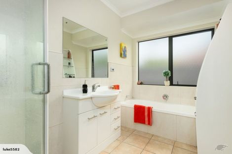 Photo of property in 596 Grenada Street, Papamoa Beach, Papamoa, 3118