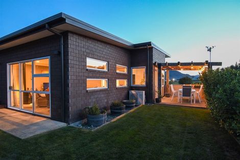 Photo of property in 25 Admiralty Place, Waikawa, Picton, 7220