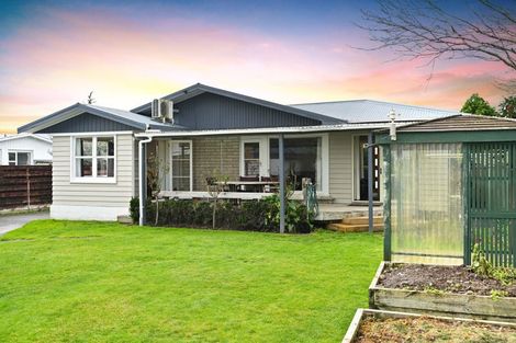 Photo of property in 69 Resthill Crescent, Glenview, Hamilton, 3206
