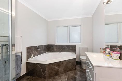 Photo of property in 49 Golf Road, Paraparaumu Beach, Paraparaumu, 5032