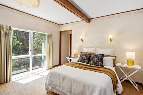 Photo of property in 40 Glanmire Road, Newlands, Wellington, 6037