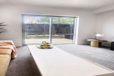 Photo of property in 53d Edmonton Road, Henderson, Auckland, 0612