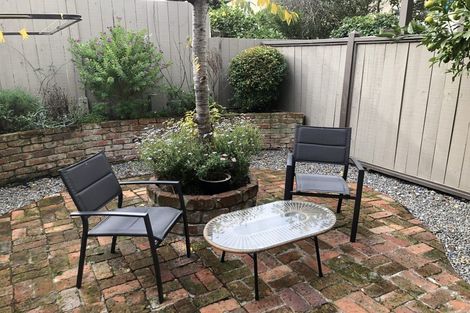 Photo of property in 10 George Street, Thorndon, Wellington, 6011
