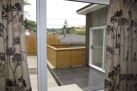 Photo of property in 16c Lincoln Avenue, Tawa, Wellington, 5028