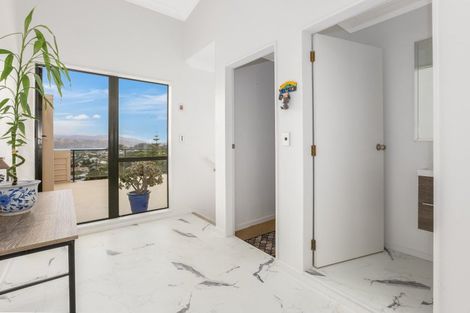 Photo of property in 29b Newport Terrace, Seatoun, Wellington, 6022