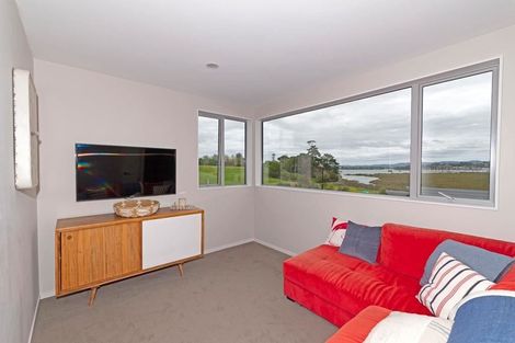 Photo of property in 9 Ngaroma House Drive, Hobsonville, Auckland, 0618