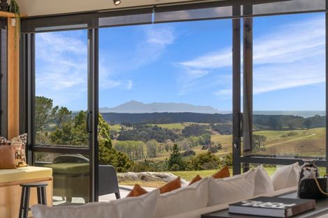 Photo of property in 32 Aroha Road, Te Arai, Wellsford, 0975