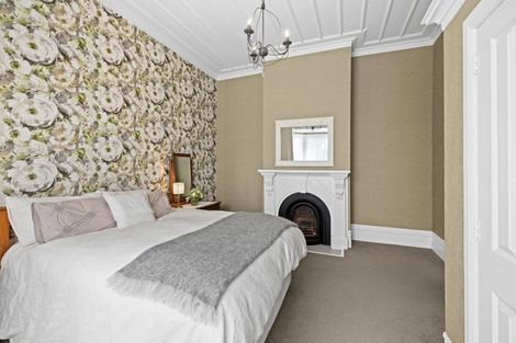 Photo of property in 4 Terrace Lane, Hospital Hill, Napier, 4110