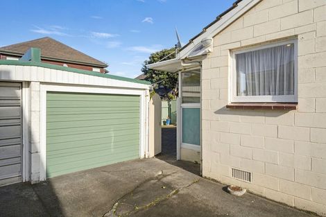 Photo of property in 15-16 Amberley Grove, Hutt Central, Lower Hutt, 5010