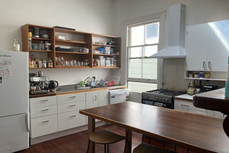 Photo of property in 15 Myrtle Crescent, Mount Cook, Wellington, 6021