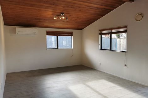 Photo of property in 108c Colwill Road, Massey, Auckland, 0614