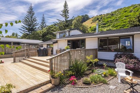 Photo of property in 222 Main Road South, Raumati South, Paraparaumu, 5032