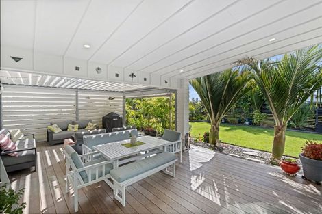 Photo of property in 6 Fred Carr Place, One Tree Point, 0118