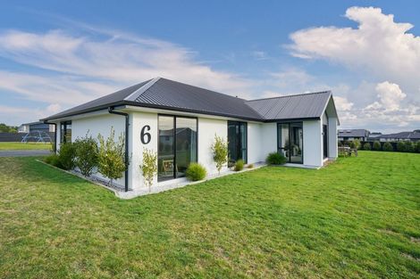 Photo of property in 6 Chatham Rise, Seaward Bush, Invercargill, 9812