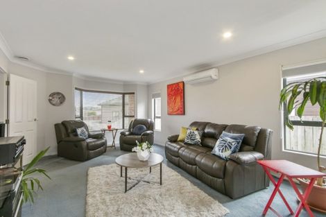 Photo of property in 2/7 Banksia Grove, Maungaraki, Lower Hutt, 5010
