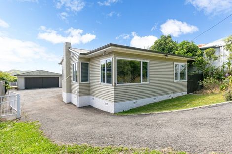 Photo of property in 34 Ranui Crescent, Khandallah, Wellington, 6035