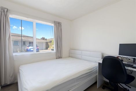 Photo of property in 1/10 May Avenue, Te Atatu South, Auckland, 0610