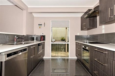 Photo of property in 2/44 Lilburn Crescent, Massey, Auckland, 0614