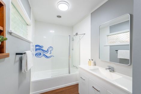 Photo of property in 20 Jocelyn Crescent, Pinehaven, Upper Hutt, 5019