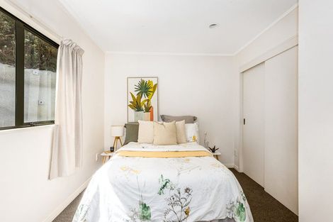 Photo of property in 21 Ladbrooke Drive, Newlands, Wellington, 6037