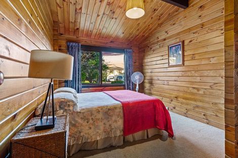 Photo of property in 124 West Harbour Drive, West Harbour, Auckland, 0618