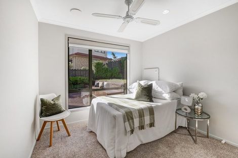 Photo of property in 35 Black Teal Close, Unsworth Heights, Auckland, 0632