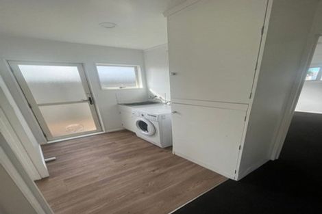 Photo of property in 98 Lantana Road, Green Bay, Auckland, 0604