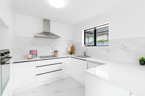 Photo of property in 14 Cade Place, Weymouth, Auckland, 2103