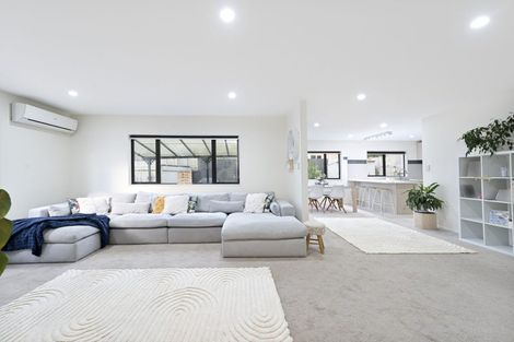 Photo of property in 5 Dhaka Lane, Ranui, Auckland, 0612