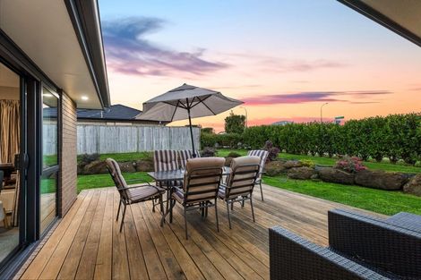 Photo of property in 16 Pitoitoi Drive, Riverhead, 0820