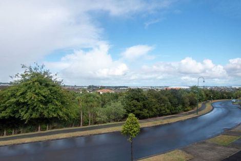 Photo of property in 92 Cyril French Drive, Flat Bush, Auckland, 2016