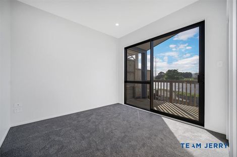 Photo of property in 43 Tributary Parade, Karaka, 2113