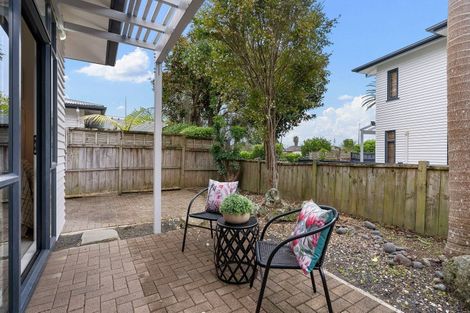 Photo of property in 118/2 Armoy Drive, East Tamaki, Auckland, 2016