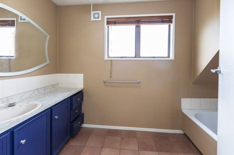 Photo of property in 82b Avonhead Road, Avonhead, Christchurch, 8042