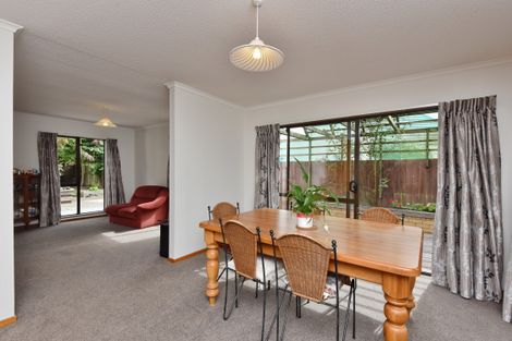 Photo of property in 23 Derenzy Place, Avonhead, Christchurch, 8042