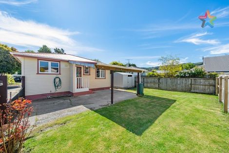 Photo of property in 4 Tui Grove, Elderslea, Upper Hutt, 5018