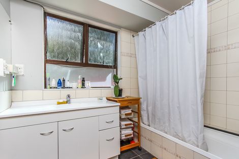Photo of property in 92 Lincoln Park Avenue, Massey, Auckland, 0614
