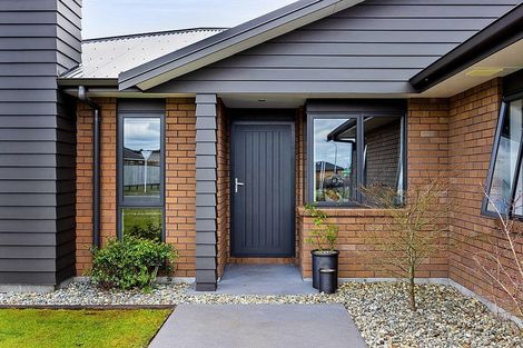 Photo of property in 6 Montague Grove, Stratford, 4332